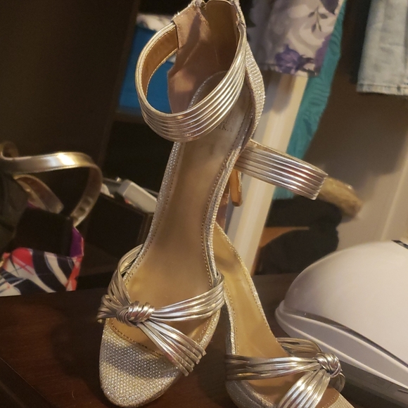 Beautiful 😍 and sexy shoes. Almost new - Picture 3 of 3